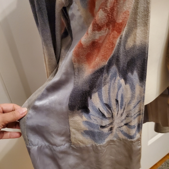 Open Cardigan Watercolor Flowers - Picture 4 of 7